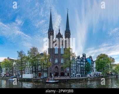 Ein Bild der Kirche De Krijtberg in Amsterdam. Stockfoto