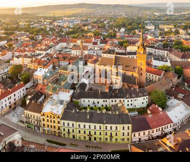 Blick auf die Altstadt von Tarnow bei Sonnenaufgang, Polen Stockfoto