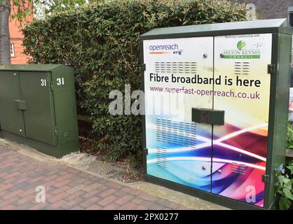 Openreach Glasfaser-Breitbandschrank mit Kopierbereich. Stockfoto