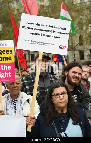 London, Großbritannien. 1. Mai 2023; die Gewerkschaft vertritt die arbeitenden Menschen am Tag der Arbeit. Die Union und die Arbeiterklasse kämpfen auch für den Sozialismus gegen den kapitalistischen Bruch am Trafalgar Square. Kredit: Siehe Li/Picture Capital/Alamy Live News Stockfoto