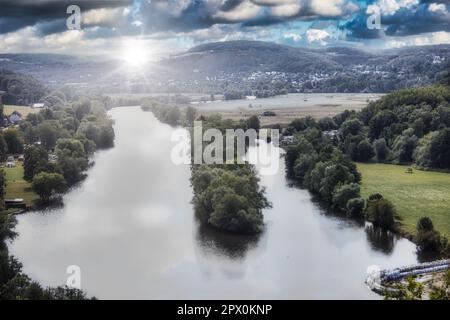 Ruhrtal in Witten mit Flusslauf Stockfoto