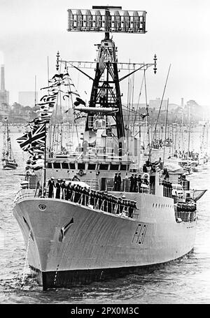 AJAXNETPHOTO. JUNI 1977. SPITHEAD, ENGLAND. FREGATTE HMS NUBIAN BEI DER SPITHEAD-FLOTTENÜBERPRÜFUNG. FOTO: JONATHAN EASTLAND/AJAX REF:232404 81 Stockfoto