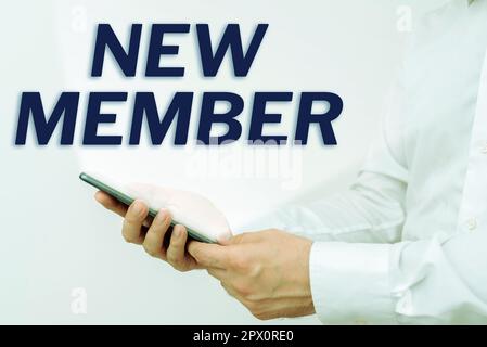 Schild mit der Aufschrift „Neues Mitglied“, Wort über die Einstellung eines Mitarbeiters für das Unternehmen oder Team Geburt eines neuen Kindes Stockfoto