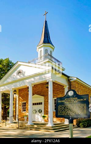 Die Stockton Presbyterian Church ist am 22. April 2023 in Stockton, Alabama, abgebildet. Die Kirche wurde 1847 als Baldwin Presbyterian Church gegründet. Stockfoto