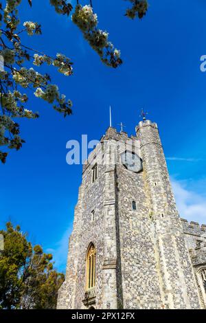 St Mary's Church and Churchyard, Chilham, Kent, England, Großbritannien Stockfoto