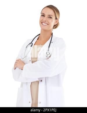 Vertrau mir mit deiner Gesundheit. Eine schöne Ärztin, die mit gefalteten Armen in die Kamera lächelt. Stockfoto