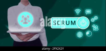 Text mit Inspiration Scrum, Business Concept Handschrift, die sich von gedruckten Spielfiguren unterscheidet Stockfoto