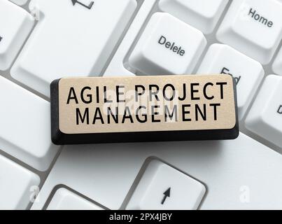 Textunterschrift mit Agile Project Management, Business Overview Management Methodologie von traditioneller bis moderner Technologie Stockfoto