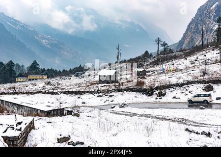 Yumthang Valley, North Sikkim, ist ein Paradies auf Erden, das voller Naturwunder und malerischer Schönheit ist. Stockfoto