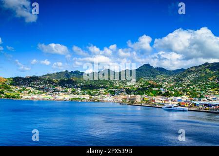 Ein Blick vom Kreuzfahrtanleger auf Kingstown Harbor auf St. Vincent Stockfoto