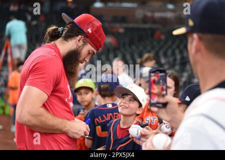 Philadelphia Phillies Außenfeldspieler BRANDON MARSH signiert am Freitag Autogramme vor dem MLB-Spiel zwischen den Philadelphia Phillies und den Houston Astros Stockfoto