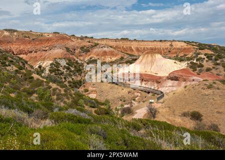 Blick auf den Hallett Cove Conservation Park in Adelaide in Südaustralien mit Blick auf den berühmten Zuckerhut und das Amphitheater. Stockfoto