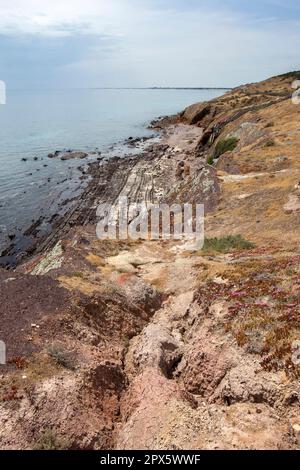 Ein Blick in den Hallett Cove Conservation Park in Adelaide in Südaustralien mit Blick nach Norden von Black Rock entlang der Küste von St. Vincent Gulf. Stockfoto