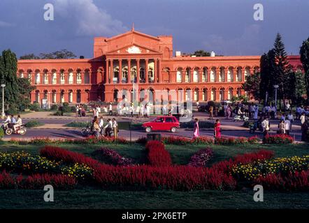 Attara Kacheri High Court wurde 1867 unter der Herrschaft von Tipu Sultan in Bengaluru Bangalore, Karnataka, Südindien, Indien, Asien erbaut. Korinthisch Stockfoto