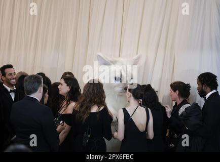 New York, Usa. 01. Mai 2023. Jared Leto kommt auf dem roten Teppich für die Met Gala im Metropolitan Museum of Art an und feiert die Eröffnung von Karl Lagerfeld: A Line of Beauty in New York City am Montag, den 1. Mai 2023. Foto: John Angelillo/UPI Credit: UPI/Alamy Live News Stockfoto