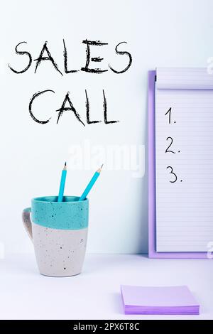 Text, der den Anruf bei Inspiration Sales zeigt. Konzept bedeutet einen Telefonanruf, der von einem Vertriebsmitarbeiter eines Unternehmens getätigt wurde Stockfoto
