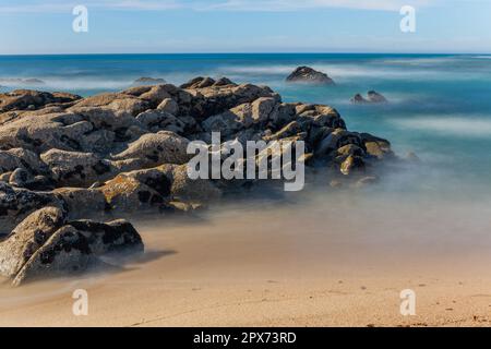 Lange Exposition am Meer in Povoa de Vazim, nördlich von Portugal Stockfoto