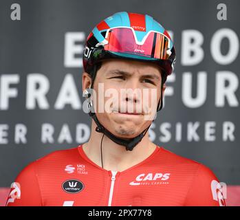 Eschborn, Deutschland. 01. Mai 2023. Radfahren: UCI WorldTour - Eschborn-Frankfurt (203,80 km), Männer. Arnaud de Lie aus Belgien vom Team Lotto Dstny während der Fahrerpräsentation. Kredit: Arne Dedert/dpa/Alamy Live News Stockfoto