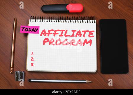 Schreiben mit Anzeige von Text Affiliate Program, Business Idea Automated Platform von zwei oder mehr verbundenen Parteien Stockfoto