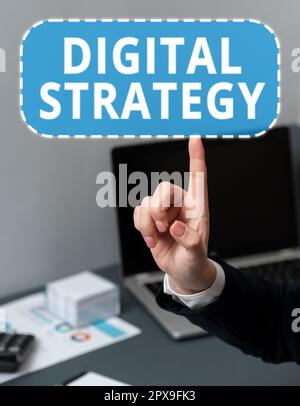 Schreiben mit Text Digitale Strategie, Business Showcase Plan zur Maximierung der geschäftlichen Vorteile von Datenbeständen Stockfoto