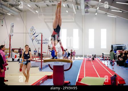 Åland Invitational 2023 Gymnastics, Mariehamn, April 2023. Turner aus Finnland, Schweden, Norwegen und dem Vereinigten Königreich. Bild: Rob Watkins – Qualifizierende Tagesgewölbe Stockfoto