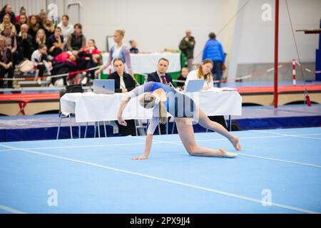 Åland Invitational 2023 Gymnastics, Mariehamn, April 2023. Turner aus Finnland, Schweden, Norwegen und dem Vereinigten Königreich. Bild: Rob Watkins – Qualifizierende Tagesebene Stockfoto