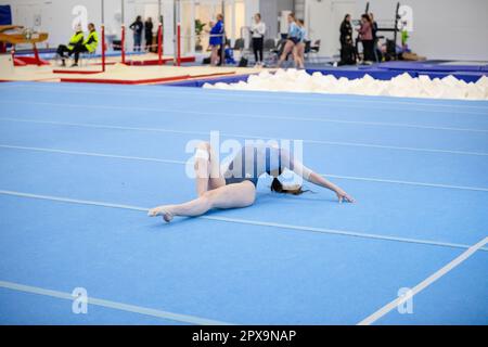 Åland Invitational 2023 Gymnastics, Mariehamn, April 2023. Turner aus Finnland, Schweden, Norwegen und dem Vereinigten Königreich. Bild: Rob Watkins – Qualifizierende Tagesebene Stockfoto