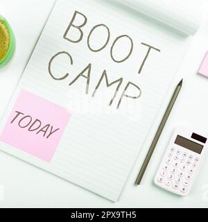 Handschriftlicher Text Boot Camp, Business Showcase Militärtrainingslager für neue Rekruten harte Disziplin Fitness Stockfoto