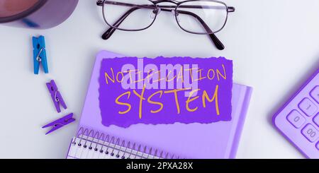 Benachrichtigungssystem für Handschrift, Geschäftsansatz Vergessen Sie nicht, über soziale Netzwerke verbunden zu sein Stockfoto