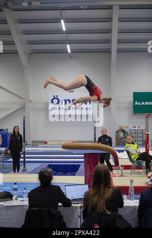 Åland Invitational 2023 Gymnastics, Mariehamn, April 2023. Turner aus Finnland, Schweden, Norwegen und dem Vereinigten Königreich. Bild: Rob Watkins – Qualifizierende Tagesgewölbe Stockfoto