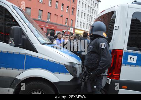 Berlin - 1. Mai 2023 - revolutionäre Demonstration am 1. Mai in Kreuzberg. (Foto: Markku Rainer Peltonen) Stockfoto