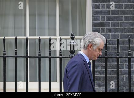 James Cartlidge MP (Con: South Suffolk) Staatsminister (Minister für Beschaffung von Verteidigungsgütern) in Downing Street, März 2023 Stockfoto