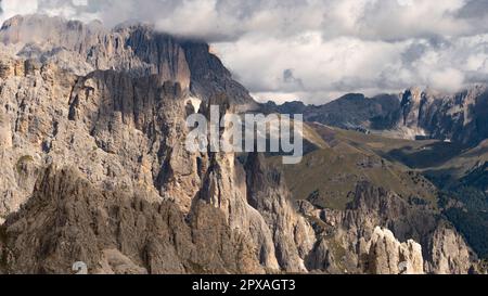 Wunderschöne Aussicht auf die italienischen Dolomiten Stockfoto