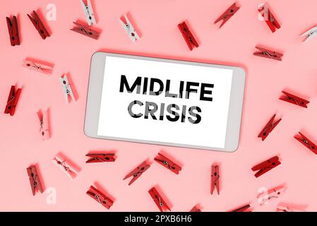 Handgeschriebenes Zeichen Midlife Crisis, Konzept bedeutet Software-Entwicklungstechnik Zerlegung einer Anwendung Stockfoto