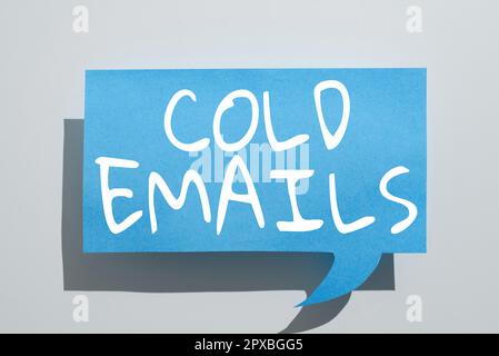 Text mit Inspiration kalte E-Mails, Word für unerbetene E-Mails, die ohne vorherigen Kontakt an einen Empfänger gesendet werden Stockfoto