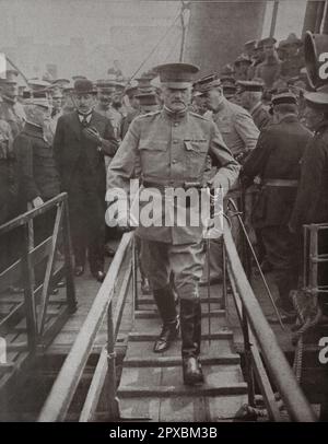 Erster Weltkrieg Die Ankunft von General Pershing. 1917 die Generaldebarque in Boulogne des Transportgenerals "Invicta" der Armeen John Joseph "Black Jack" Pershing (1860-1948) war ein hochrangiger Offizier der US-Armee. Sein berühmtester Posten war, als er im Ersten Weltkrieg von 1917 bis 1918 als Befehlshaber der amerikanischen Expeditionstruppen (AEF) an der Westfront diente. Stockfoto