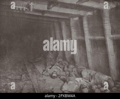 Erster Weltkrieg Französischer Erfolg in Verdun. Einer der Tunnel von Mort-Homme (Toter Mann) wurde am 20. August 1917 erobert: Die „Kronprinz-Galerie“, immer noch voll mit deutschen toten Soldaten Stockfoto