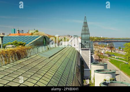 Gray Villa (Szara Willa) in Warschau. Blick vom Dachgarten der Warschauer Universitätsbibliothek Stockfoto