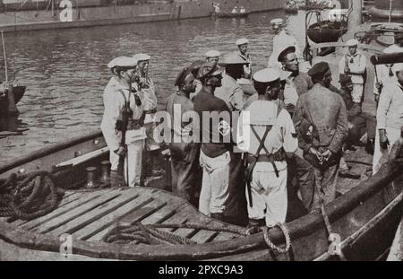 Erster Weltkrieg Der französische Zerstörer Bisson kehrt nach Brindisi zurück, nachdem er das österreichische U-Boot U-3 versenkt hatte. Stockfoto