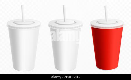 Plastikbecher für Soda-Getränke oder Pappbecher mit Trinkhalm, Vector Realistic 3D weiße Einwegpackung. Limonade, Saft oder Eistee, alkoholfreie Fastfood-Getränke Stock Vektor