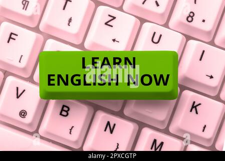 Textzeichen mit „Learn English Now“ (Englisch jetzt erlernen), „Word“ für „Gain or Get Knowledge and Skills of english language“ (Englischkenntnisse erwerben oder Stockfoto