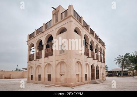 Doha, Katar - 2023. April: Der ursprüngliche Palast von Scheich Abdullah bin Jassim Al Thani im Nationalmuseum von Katar Stockfoto