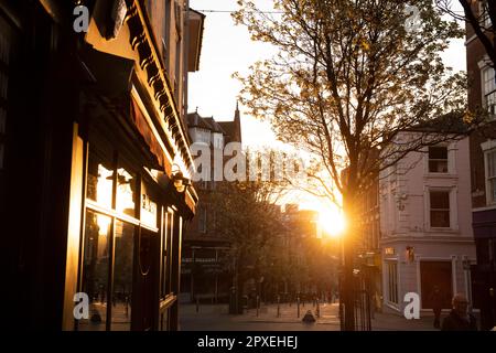 Frühes Morgenlicht in Hockley in Nottingham City, Nottinghamshire England Großbritannien Stockfoto