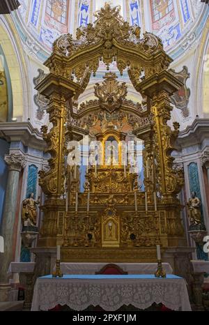 Viana do Alentejo, Portugal - 31. März 2023: Das Heiligtum Nossa Senhora d'Aires am Stadtrand von Viana do Alentejo ist ein Werk des 18. Zentrums Stockfoto