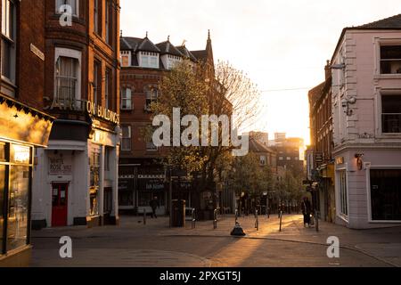 Frühes Morgenlicht in Hockley in Nottingham City, Nottinghamshire England Großbritannien Stockfoto