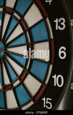 Nahaufnahme des Ziels aus einem Dartspiel. Stockfoto
