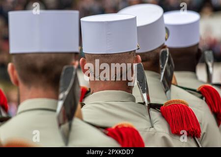 Aubagne, Frankreich. 30. April 2023. Legionäre, die während der Zeremonie gesehen wurden. Die traditionelle Gedenkzeremonie zur Erinnerung an die Schlacht von Camerone findet im Viertel Vienot der Legion etrangère in Aubagne statt. (Foto: Laurent Coust/SOPA Images/Sipa USA) Guthaben: SIPA USA/Alamy Live News Stockfoto