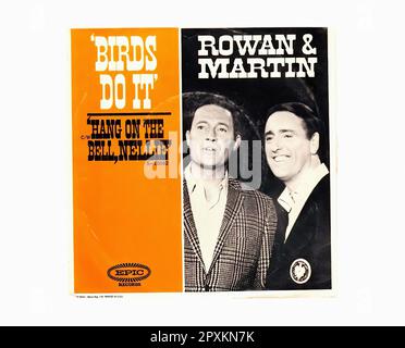 Rowan & Martin - 1966 A - Vintage 45 U/MIN Musik Vinyl Schallplatte Stockfoto