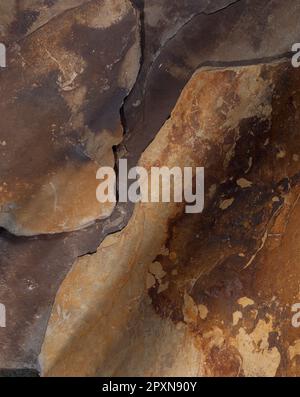 Stillleben. Stein. Braune Schiefer-Oberfläche. Stockfoto