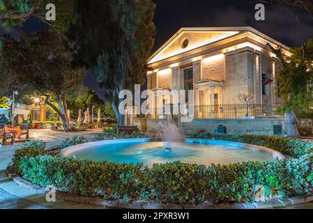 Die unteren Barrakka-Gärten und das Denkmal für den Alexander-Ball in Valletta, Malta. Stockfoto